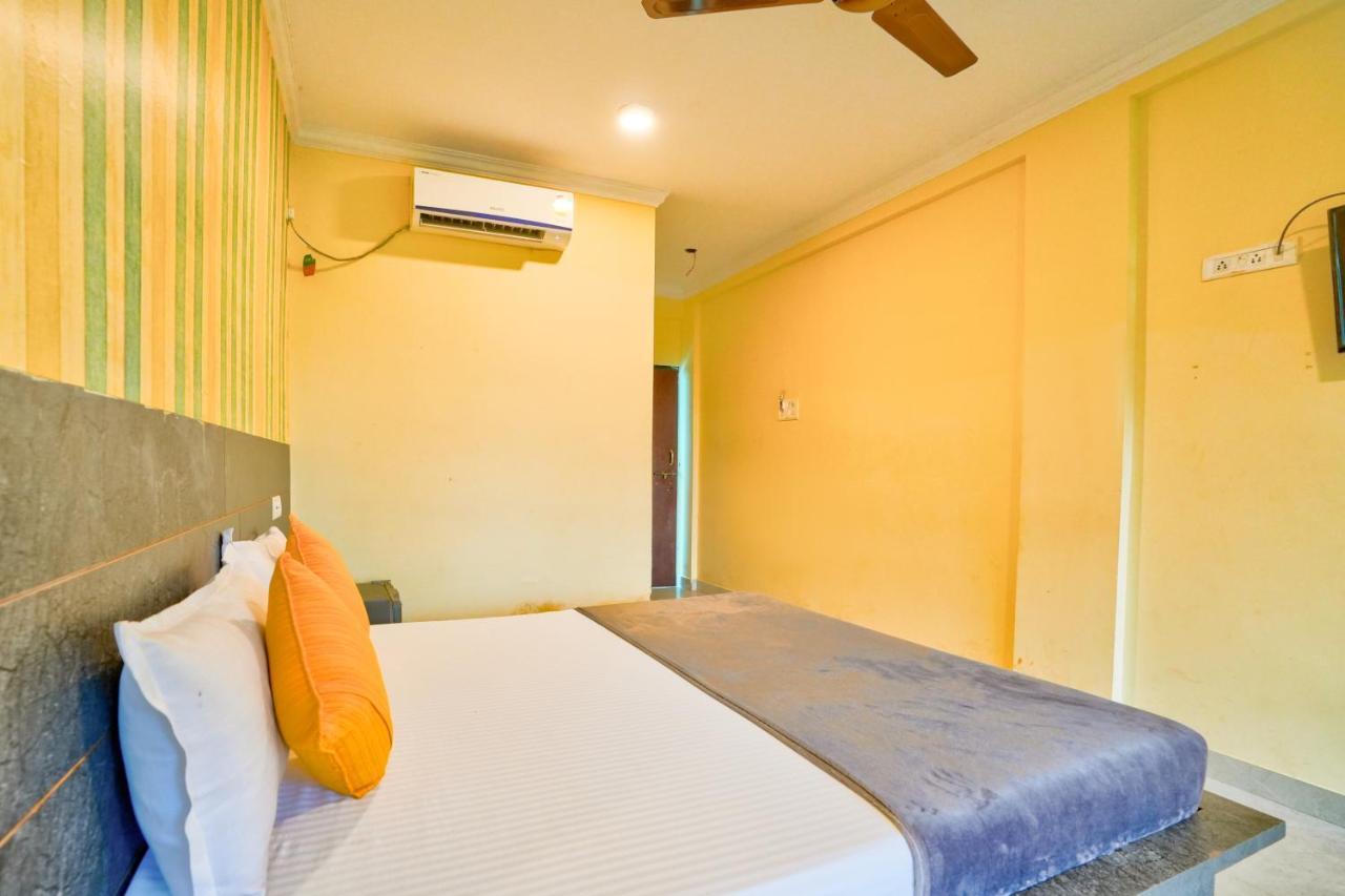 Swastic Hotel At Calangute Goa Exteriör bild