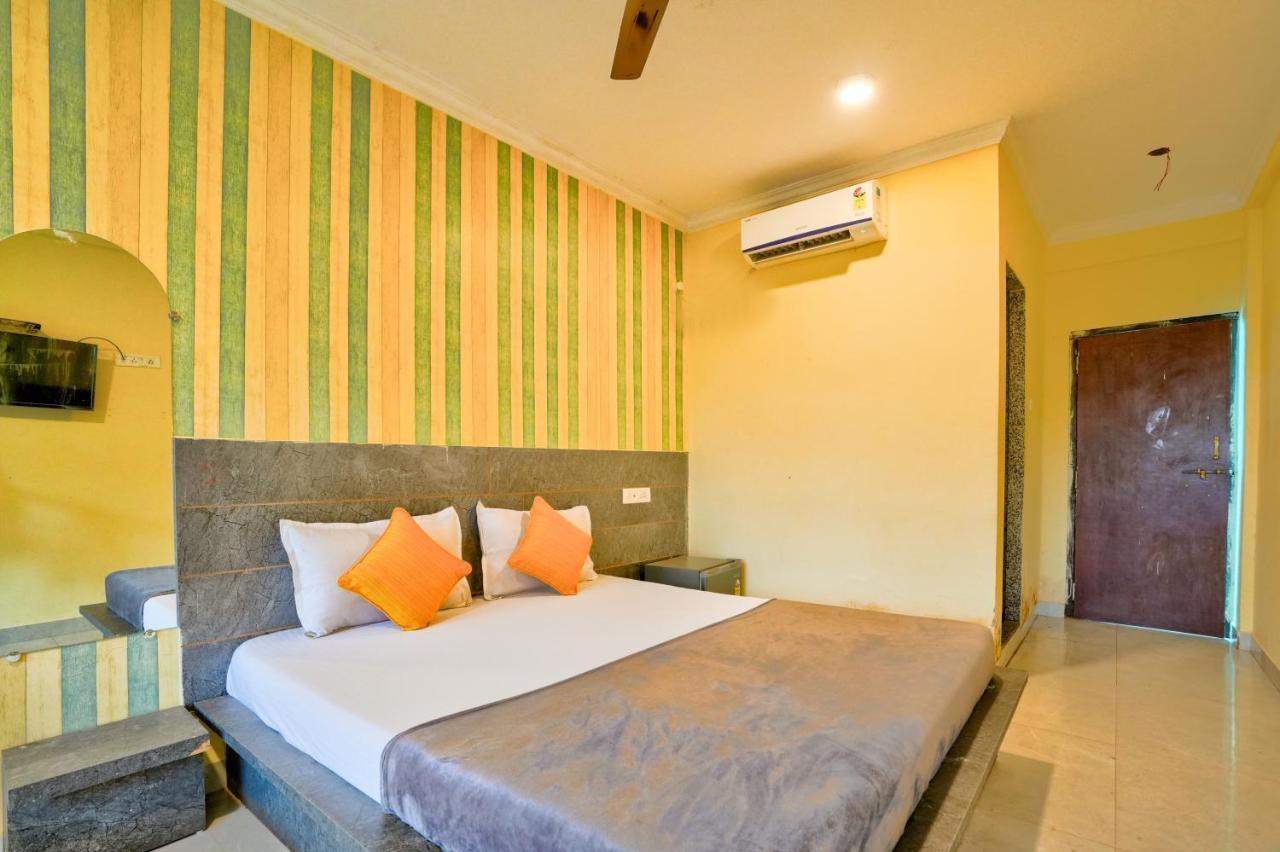 Swastic Hotel At Calangute Goa Exteriör bild